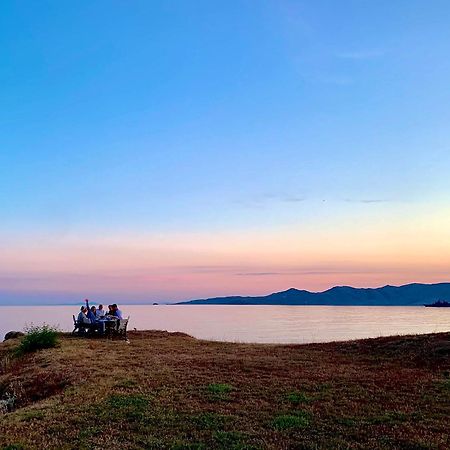 Beach House Set In A Beautiful Bay Karystos  Buitenkant foto