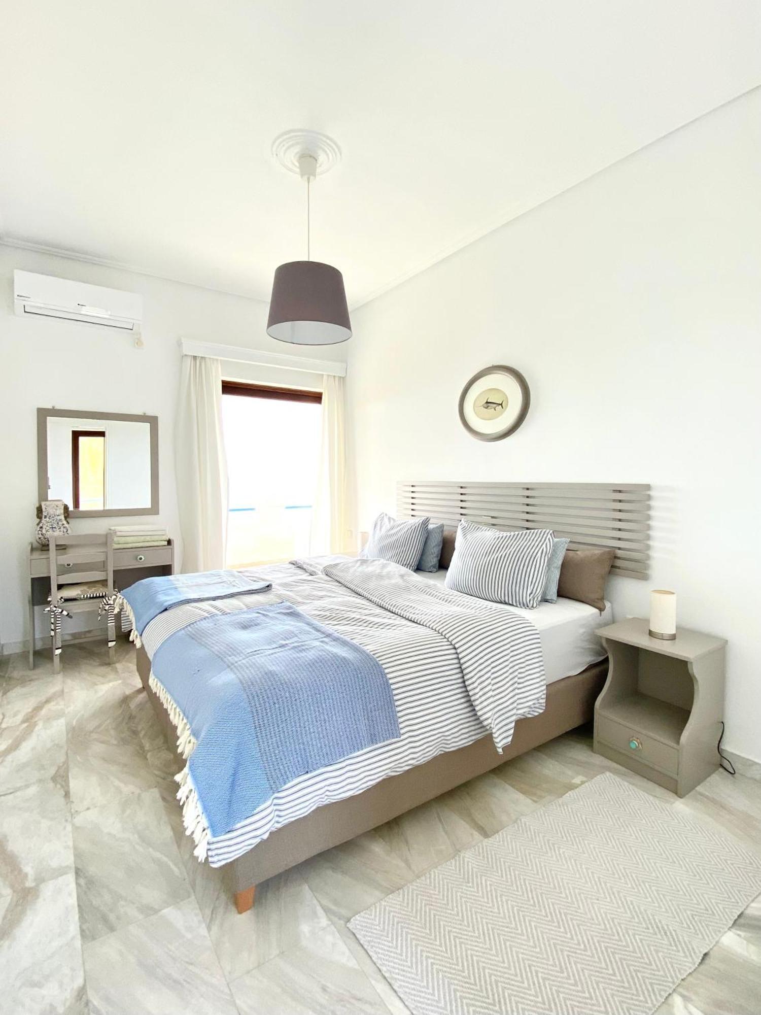 Beach House Set In A Beautiful Bay Karystos  Buitenkant foto